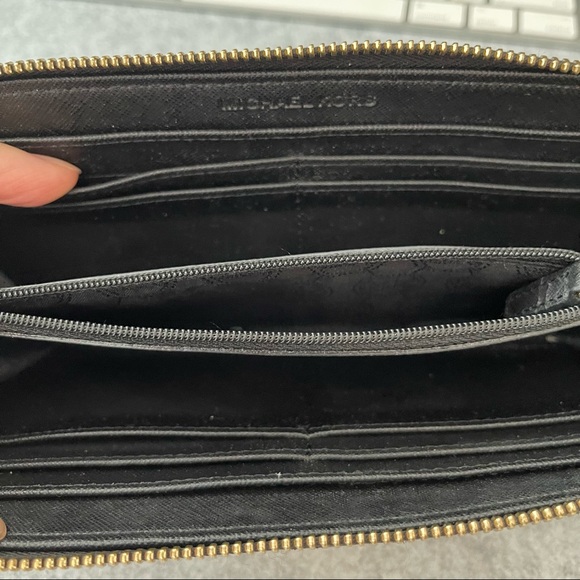 👛 EEUC Michael KORS Black Leather Python Wallet!! - Picture 4 of 6